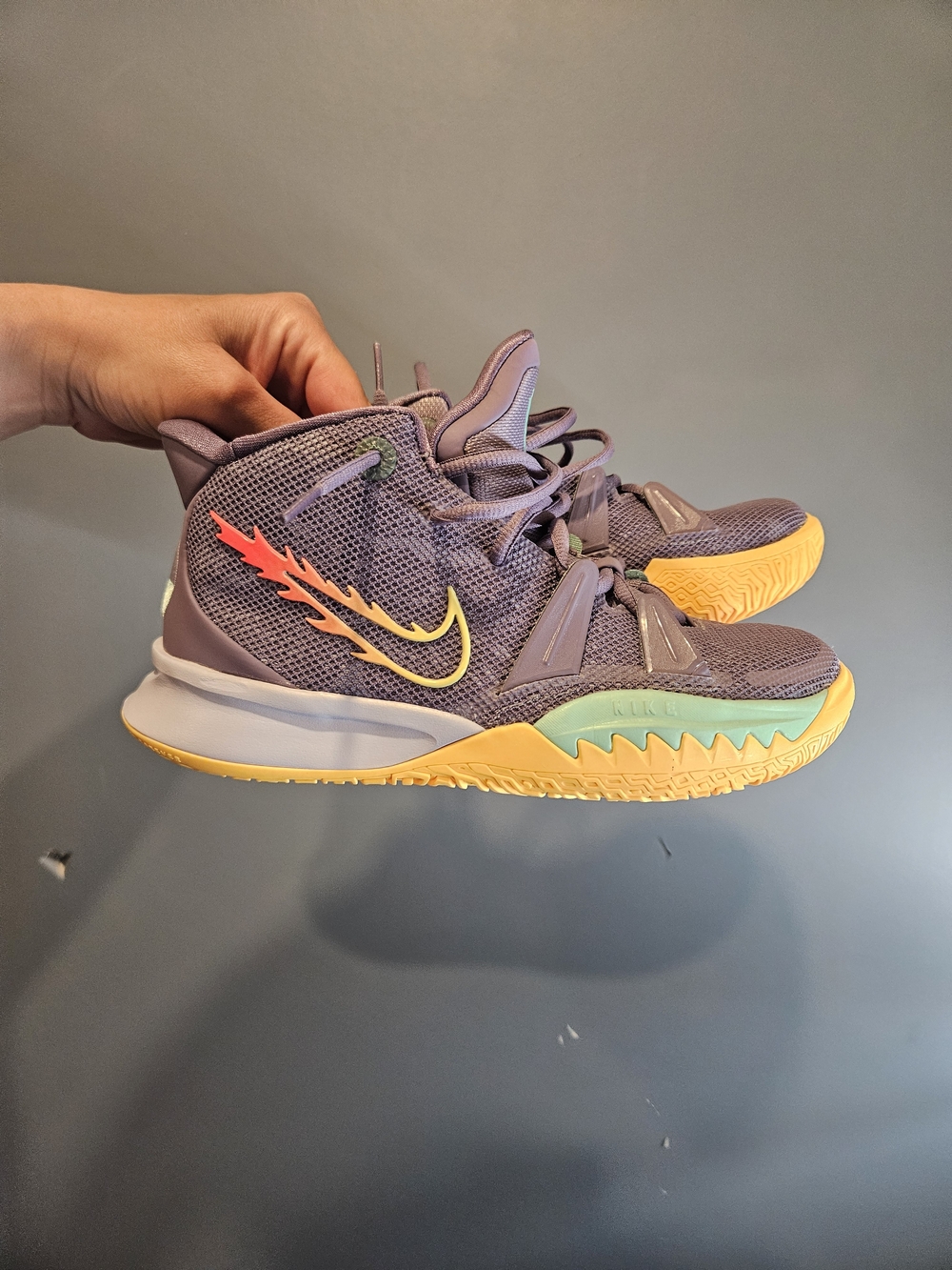 Nike Kyrie 7 Daybreak GS sneakers 5.5y